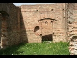 04796 ostia - regio i - insula xiv - caseggiato del mosaico del porto (i,xiv,2) - raum mit den mosaiken - gesehen von suedwesten - 2012.jpg